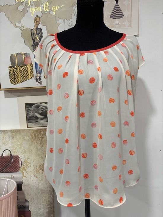 LC Lauren Conrad Tops - LC Lauren Conrad Cream Cap-Sleeve Blouse with Pink & Orange Polka Dots
